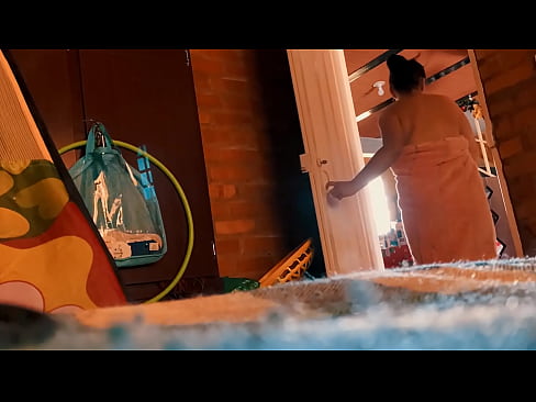 ❤️ Kawuna ya biyo ni a cikin wanka, yana ba ni lokacin da nake wanka. ❤️❌ Batsa kawai ❌️❤